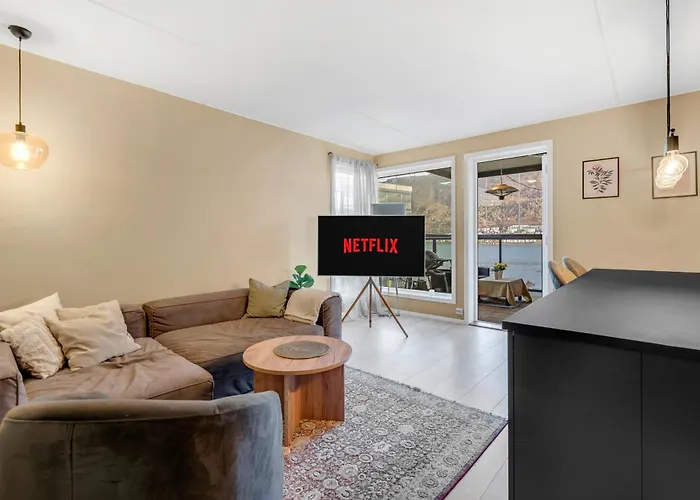 Arctic Luxe Horizon L Sea View L Balcony